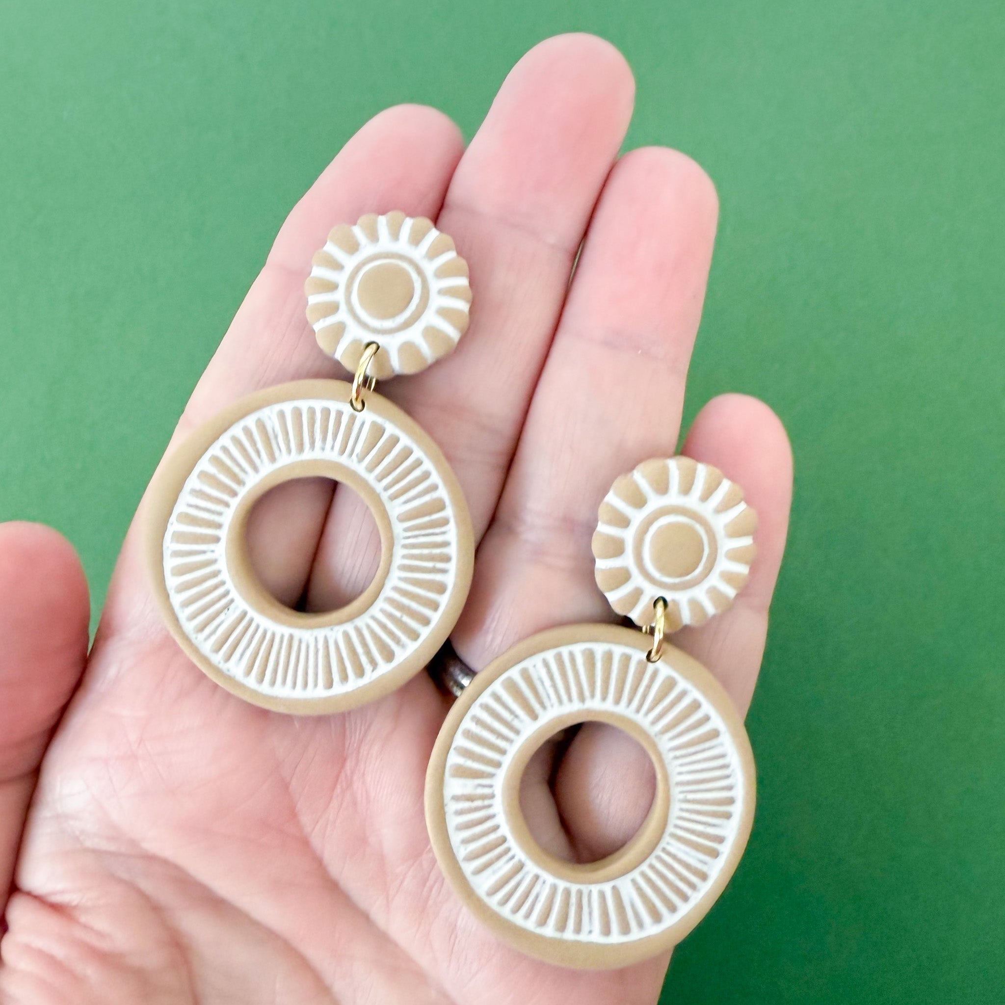 Celeste Earrings in Sand & White
