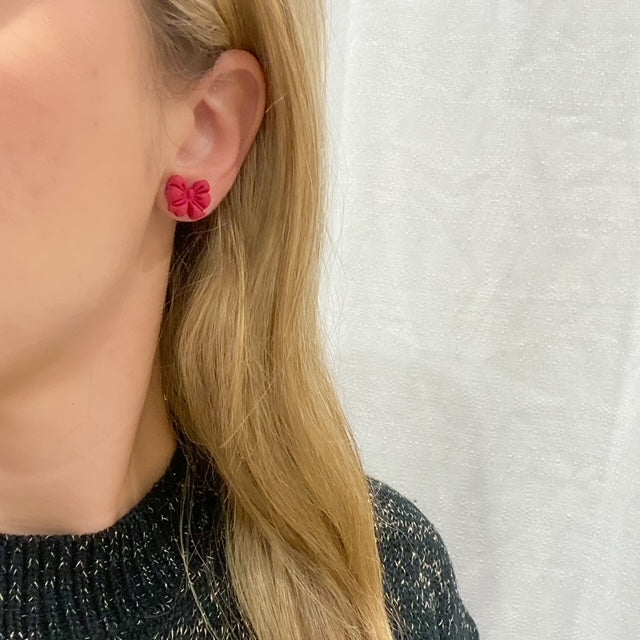 Bow Studs in Red