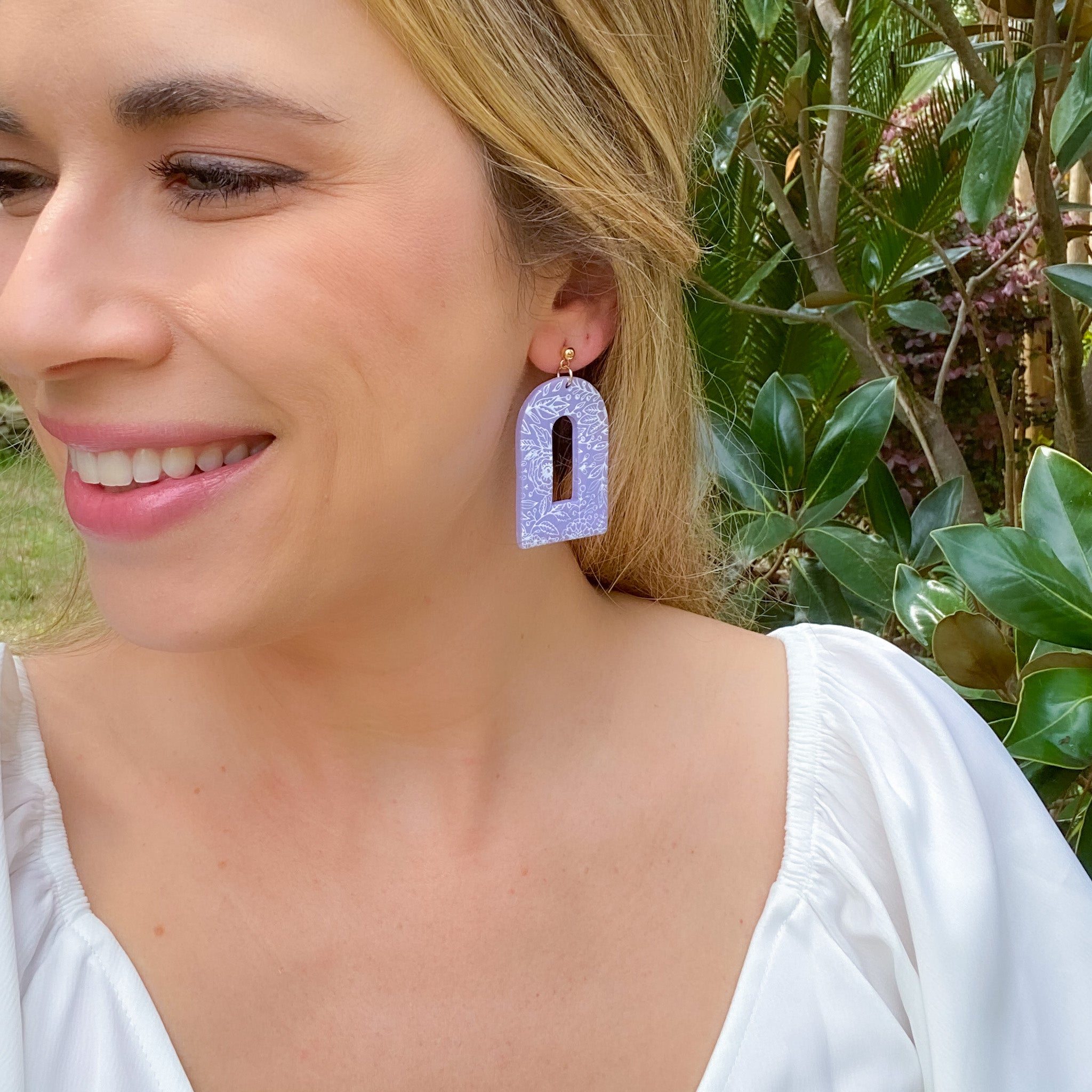 Elizabeth Earrings in Lilac + White