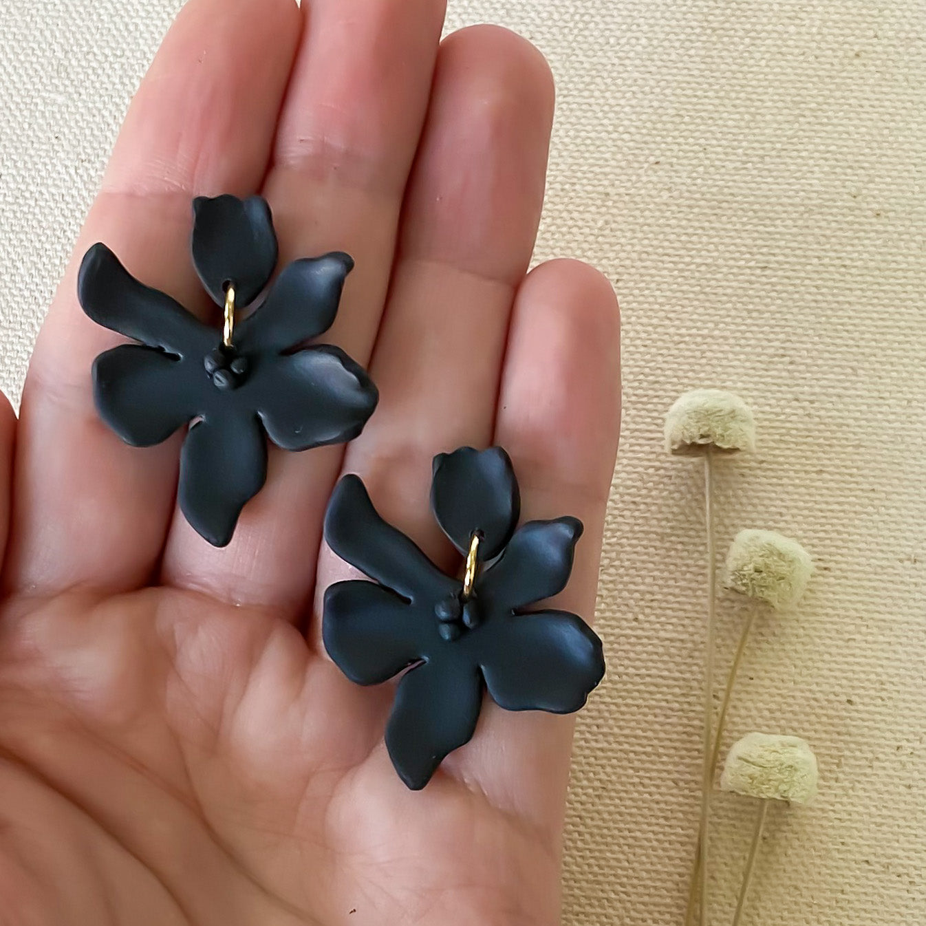 Flora Earrings in Black